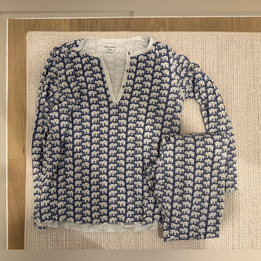 Roller Rabbit Blue and White Elephant Print Women's PJs Excellent Condition - Picture 5 of 5